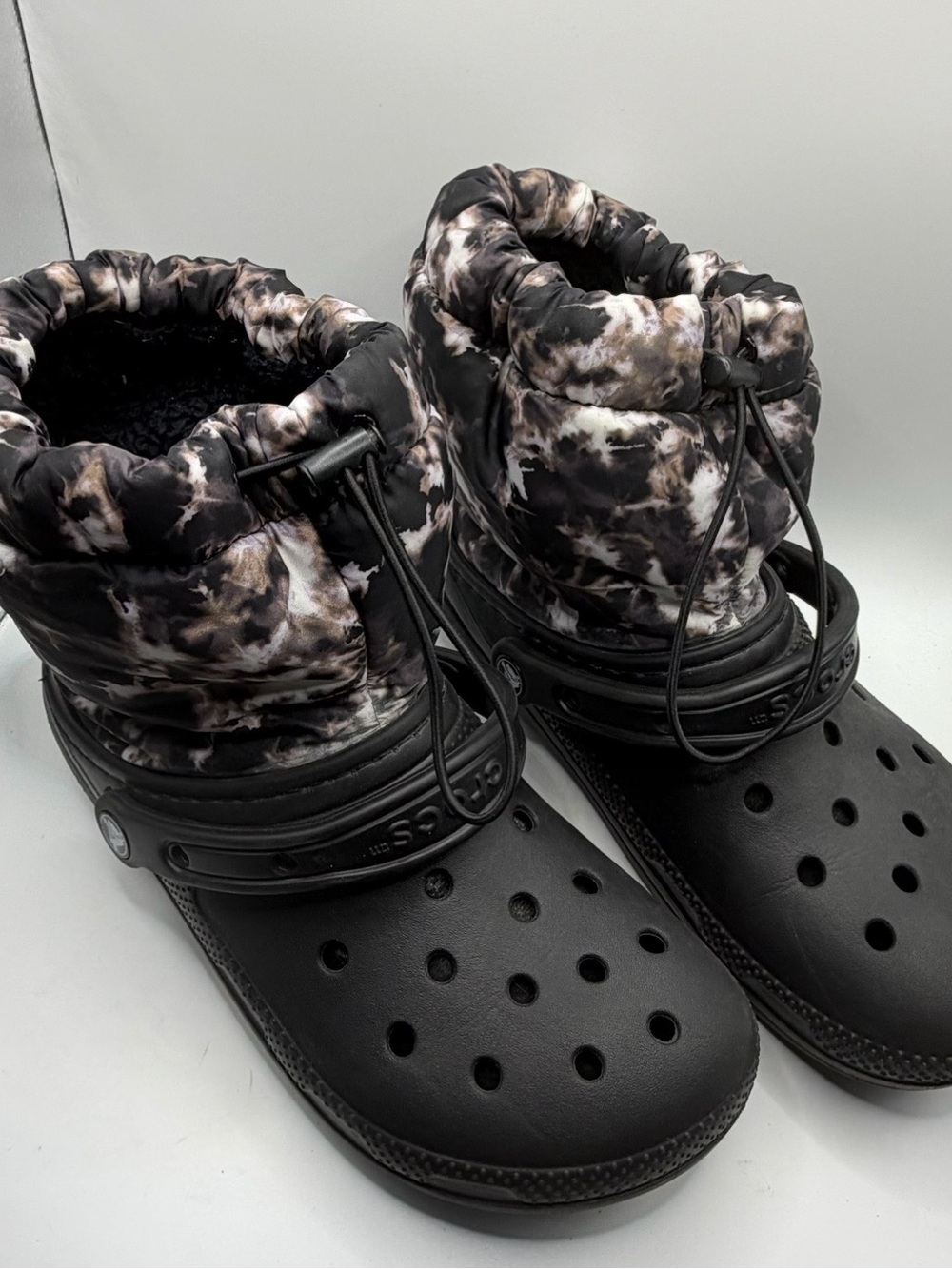 Crocs Classic Lined Neo Puff Tie  Dye Boots